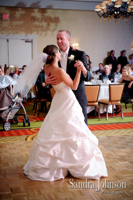 Best First Baptist Orlando Wedding Photos - Sandra Johnson (SJFoto.com)